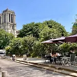 Fantastic View On Notre Dame Abelard