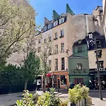 Fantastic View On Notre Dame Abelard