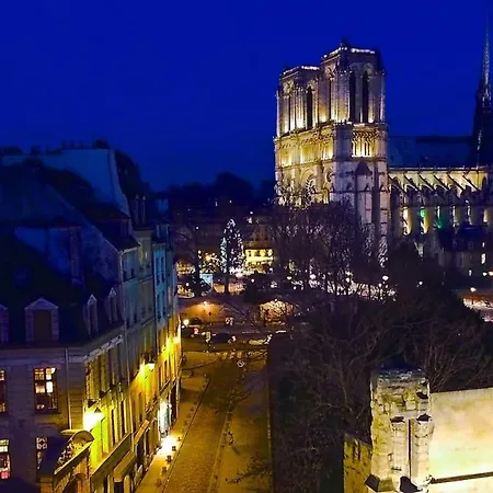 Fantastic View On Notre Dame Abelard Parigi